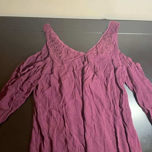 LA Hearts Cold Shoulder Blouse - Picture 5 of 9